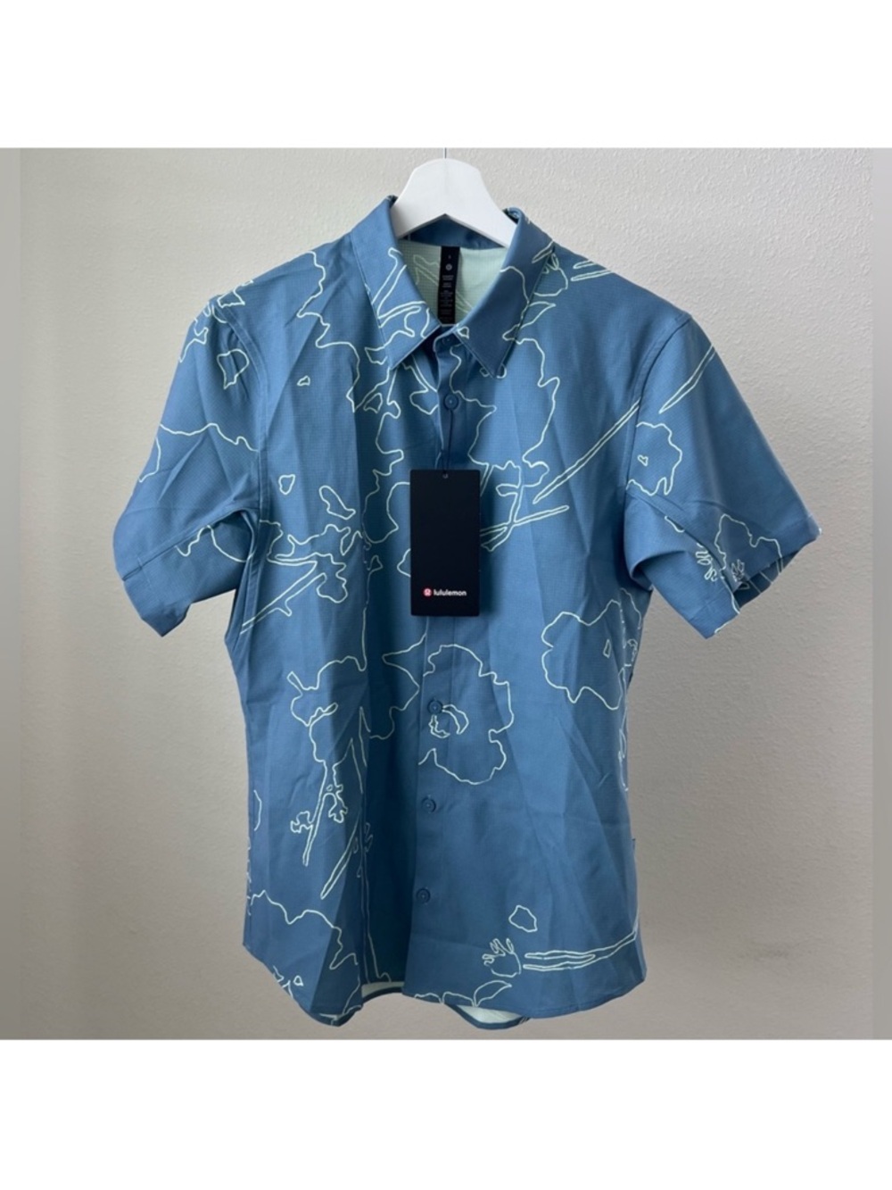 Men's Short-Sleeve Blue Floral-Outline Shirt